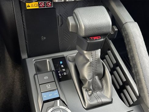 Used 2025 Toyota 4Runner TRD Off-Road Premium image 25