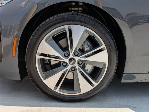 New 2025 Audi A6 e-tron Premium Plus image 13