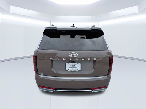 Certified 2026 Hyundai Palisade Calligraphy FWD image 5