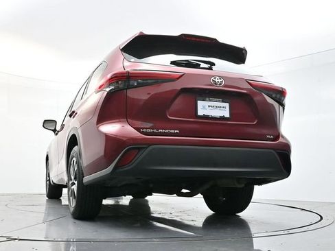 Used 2023 Toyota Highlander XLE image 44