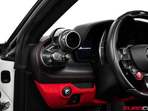 Used 2023 Ferrari F8 Tributo RWD image 31