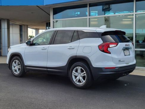Used 2022 GMC Terrain SLE w/ LPO, Floor Liner Package FWD image 4