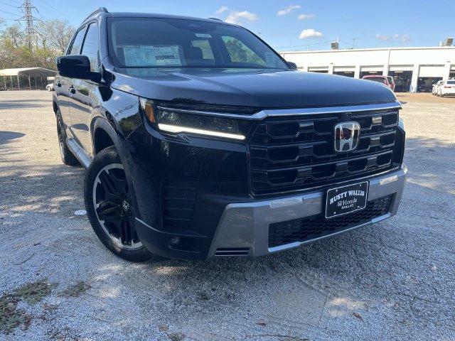 New 2026 Honda Pilot Touring image 2