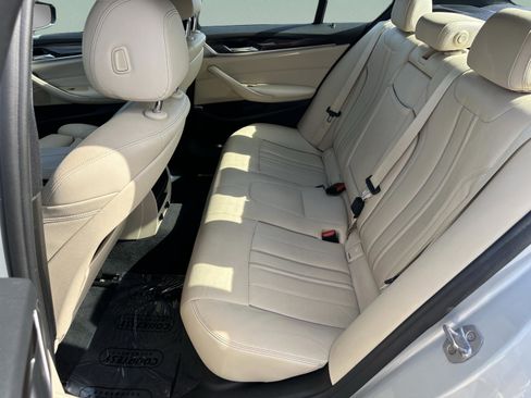 Used 2019 BMW 530i w/ Premium Package image 19