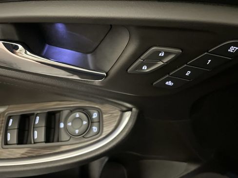 Used 2020 Chevrolet Malibu Premier FWD image 16