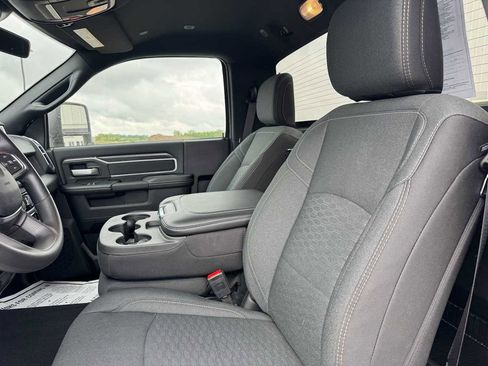 Used 2025 RAM 2500 Big Horn w/ Cold Weather Group image 17