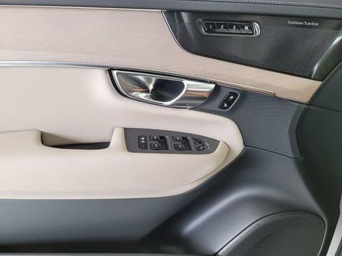 New 2026 Volvo XC90 B5 Plus w/ Protection Package Premier image 23