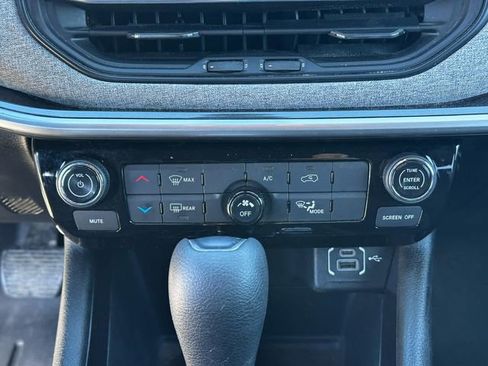 Used 2023 Jeep Compass Sport AWD/4WD image 17