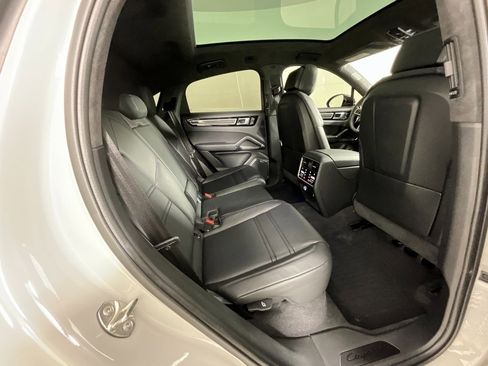 Used 2022 Porsche Cayenne GTS image 24