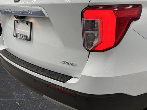 Used 2023 Ford Explorer XLT image 33