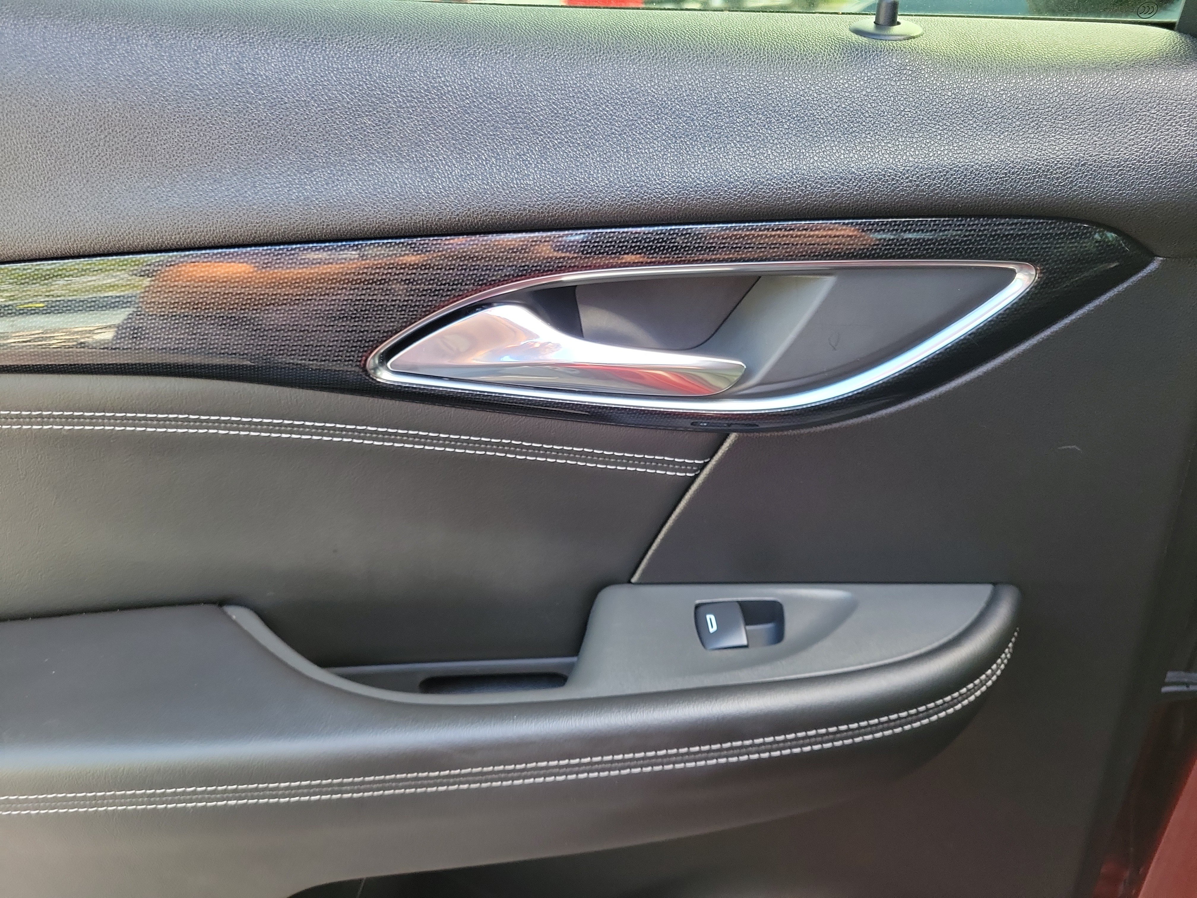 Used 2023 Buick Envision Essence FWD image 12