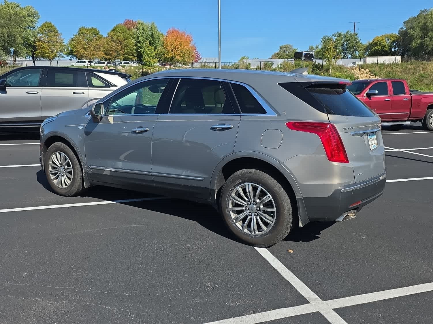 Used 2017 Cadillac XT5 Luxury w/ Driver Awareness Package AWD/4WD image 4