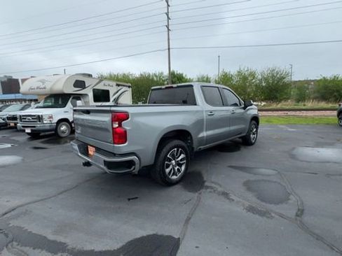 Used 2024 Chevrolet Silverado 1500 LT AWD/4WD image 8