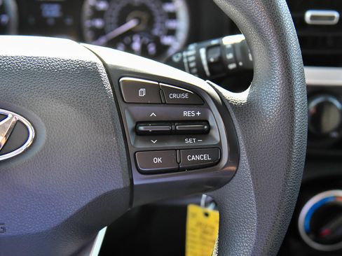 Used 2022 Hyundai Venue SE w/ Cargo Package FWD image 26