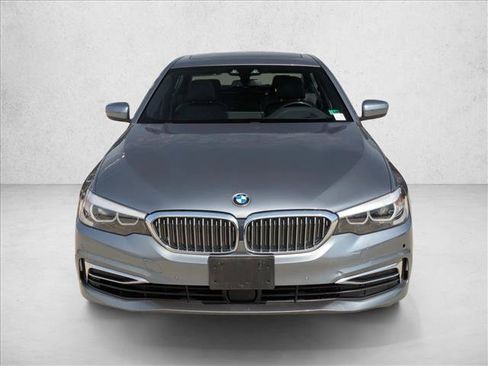 Used 2019 BMW 530e xDrive AWD/4WD image 2