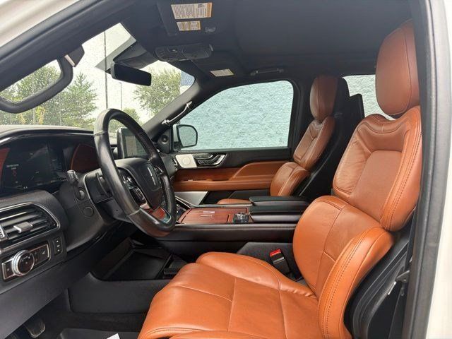 Used 2020 Lincoln Navigator L Reserve w/ Equipment Group 208A Reserve AWD/4WD image 14