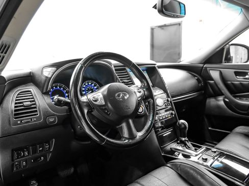Used 2017 INFINITI QX70 AWD w/ Premium Package image 19