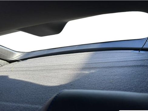 Used 2024 Cadillac XT4 Sport image 17