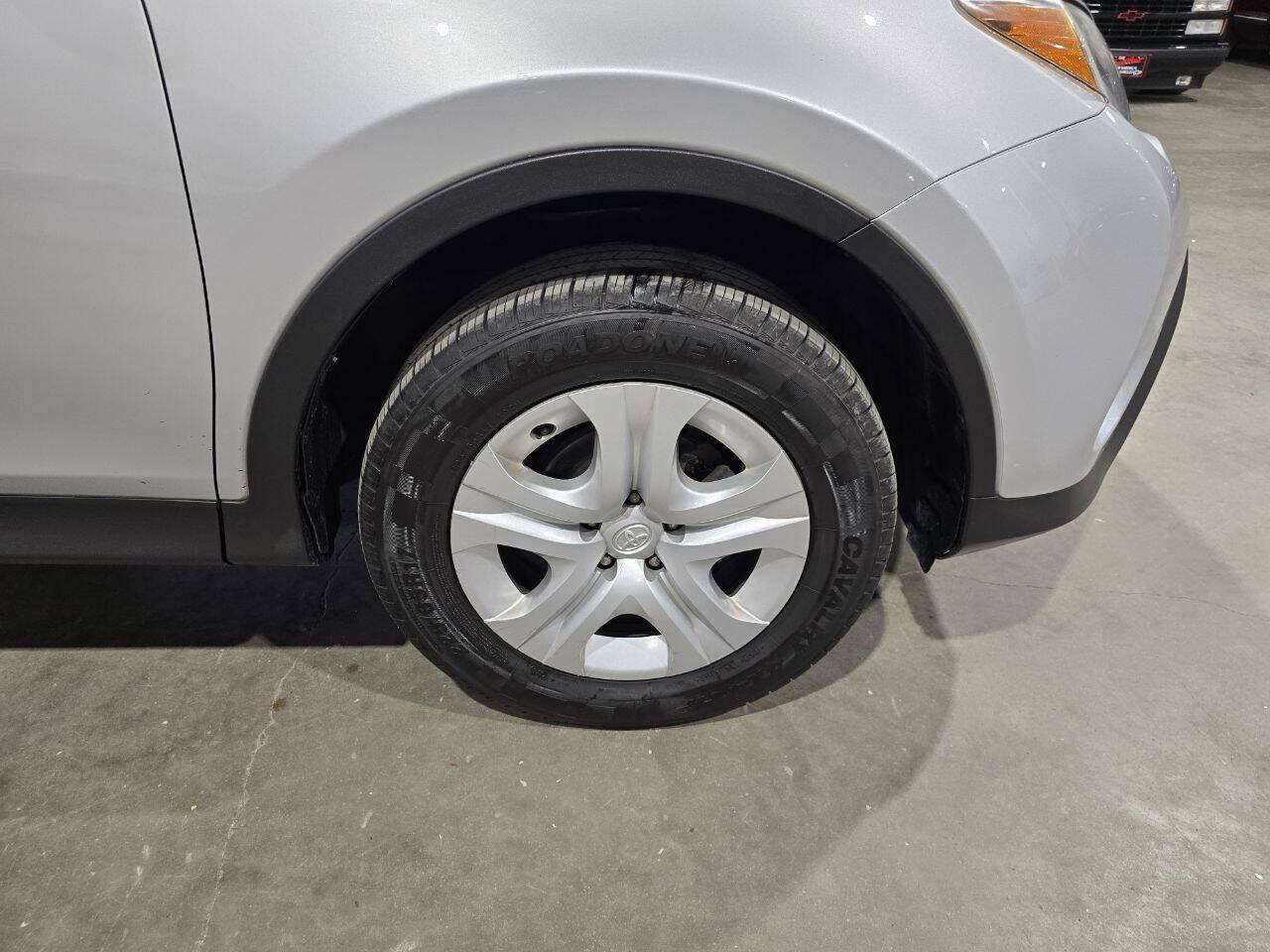 Used 2015 Toyota RAV4 LE AWD/4WD image 20