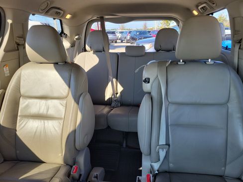 Used 2017 Toyota Sienna XLE Premium image 13