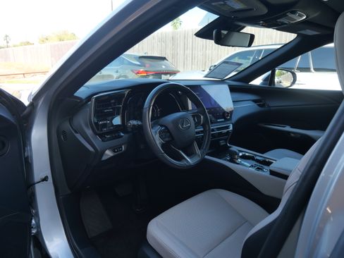 Used 2024 Lexus RX 350 Premium image 18