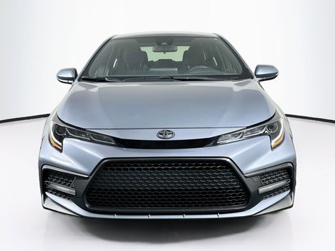 Used 2022 Toyota Corolla SE FWD image 2
