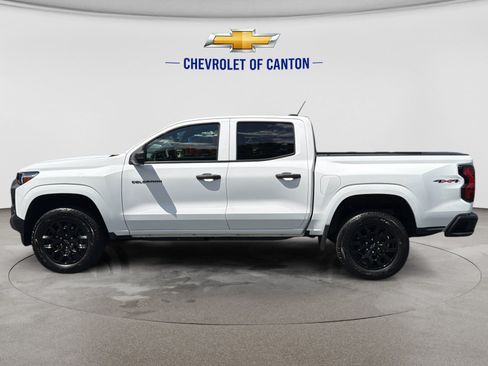 Used 2026 Chevrolet Colorado W/T w/ WT Custom Package AWD/4WD image 8