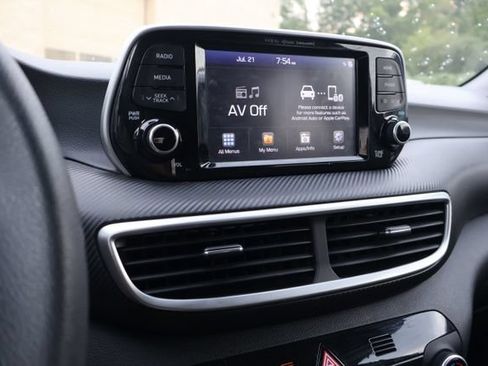 Used 2019 Hyundai Tucson Sport FWD image 13