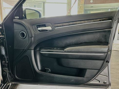 Used 2016 Chrysler 300 C AWD/4WD image 33