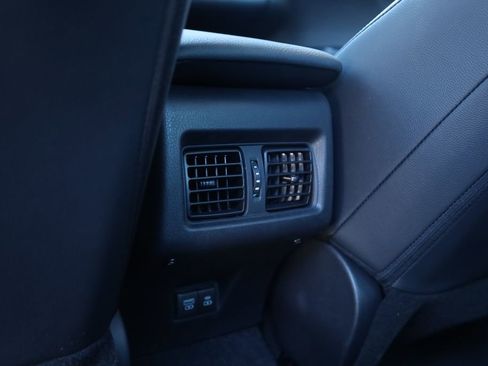 Used 2025 Toyota Camry SE image 14