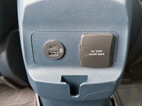 Certified 2022 Ford Maverick Lariat w/ Lariat Luxury Package image 17