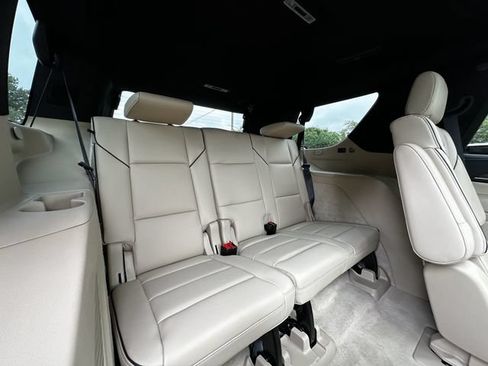 Used 2024 Cadillac Escalade Premium Luxury AWD/4WD image 39