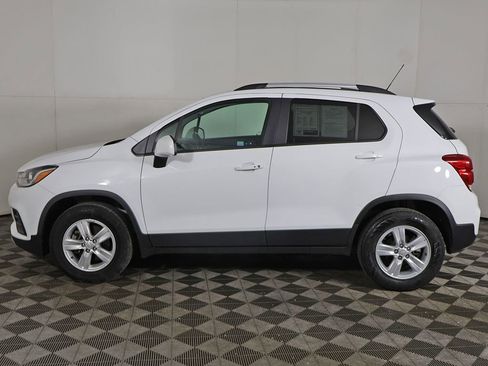 Used 2022 Chevrolet Trax LT w/ Driver Confidence Package AWD/4WD image 10