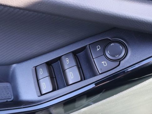 New 2026 Chevrolet Equinox LT w/ Convenience Package II image 18