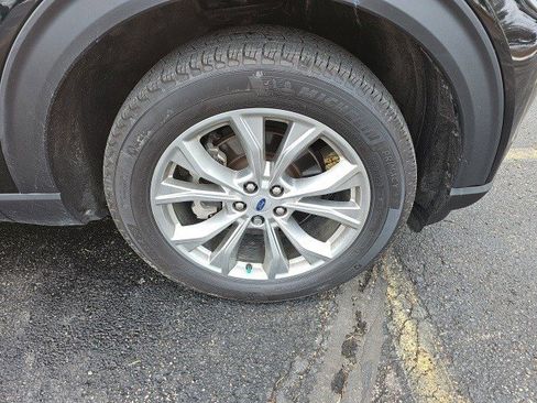 Used 2023 Ford Explorer XLT w/ Equipment Group 202A image 10