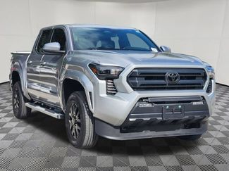 Used 2025 Toyota Tacoma SR5 AWD/4WD video 3