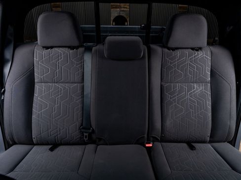 Used 2016 Toyota Tacoma TRD Sport image 34