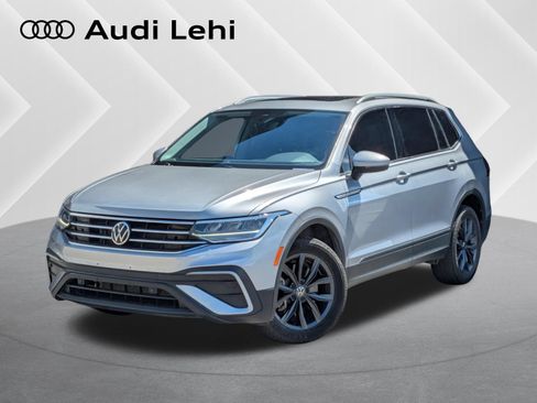 Used 2022 Volkswagen Tiguan SE AWD/4WD image 1
