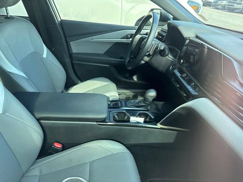 Used 2026 Toyota Camry SE FWD image 6