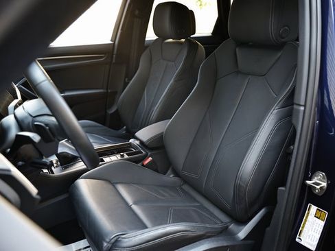 Certified 2025 Audi Q3 2.0T Premium w/ Convenience Package image 20