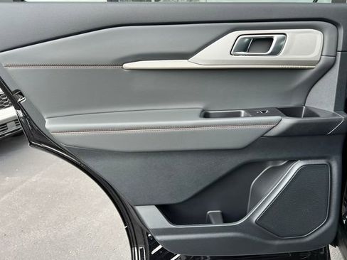 New 2026 Ford Explorer Active w/ Active Comfort Package image 36