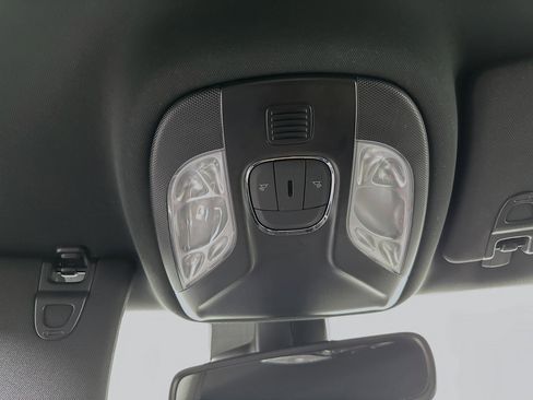 Used 2025 Jeep Compass Limited AWD/4WD image 18
