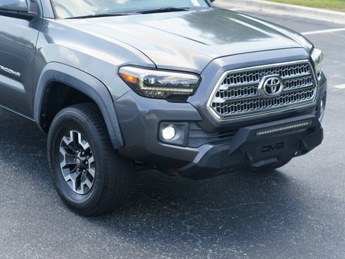 Used 2016 Toyota Tacoma TRD Off-Road w/ Premium & Technology Package RWD image 38