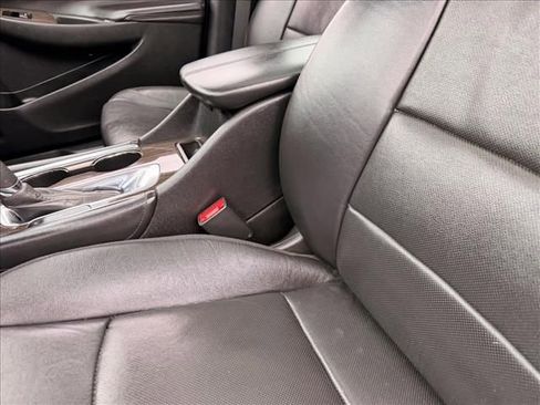 Used 2020 Chevrolet Malibu Premier image 11