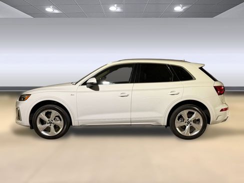 Certified 2023 Audi Q5 2.0T Premium Plus w/ Premium Plus Package AWD/4WD image 2