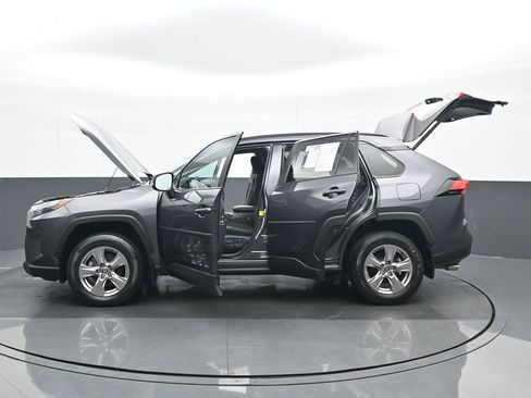 Used 2022 Toyota RAV4 XLE w/ Convenience Package image 27
