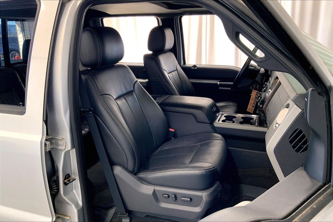 Used 2016 Ford F250 Lariat w/ Lariat Ultimate Package AWD/4WD image 16