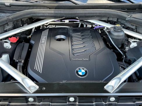 Used 2022 BMW X7 xDrive40i w/ M Sport Package AWD/4WD image 30
