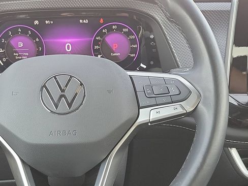 Used 2025 Volkswagen Atlas Cross Sport SEL R-Line AWD/4WD image 24