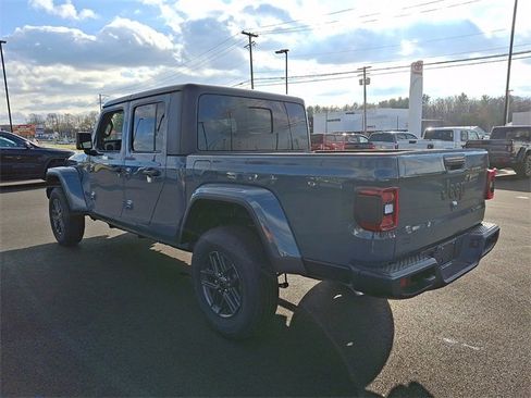 New 2026 Jeep Gladiator Sport image 5